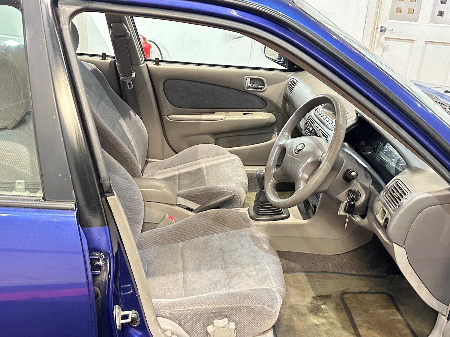 Used Toyota Corolla 2001 for sale - 76942588: Photo 17