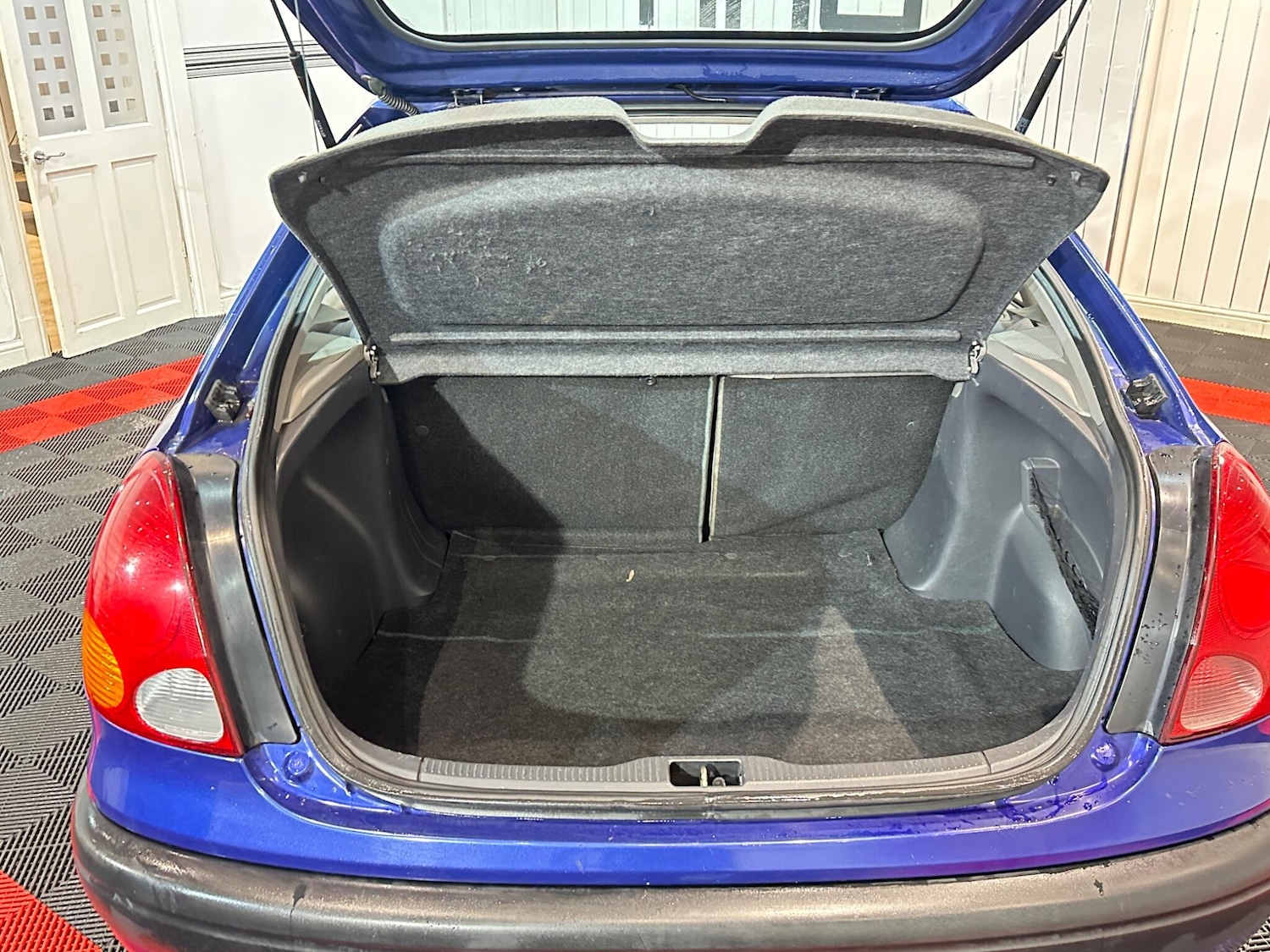 Used Toyota Corolla 2001 for sale - 76942588: Photo 21