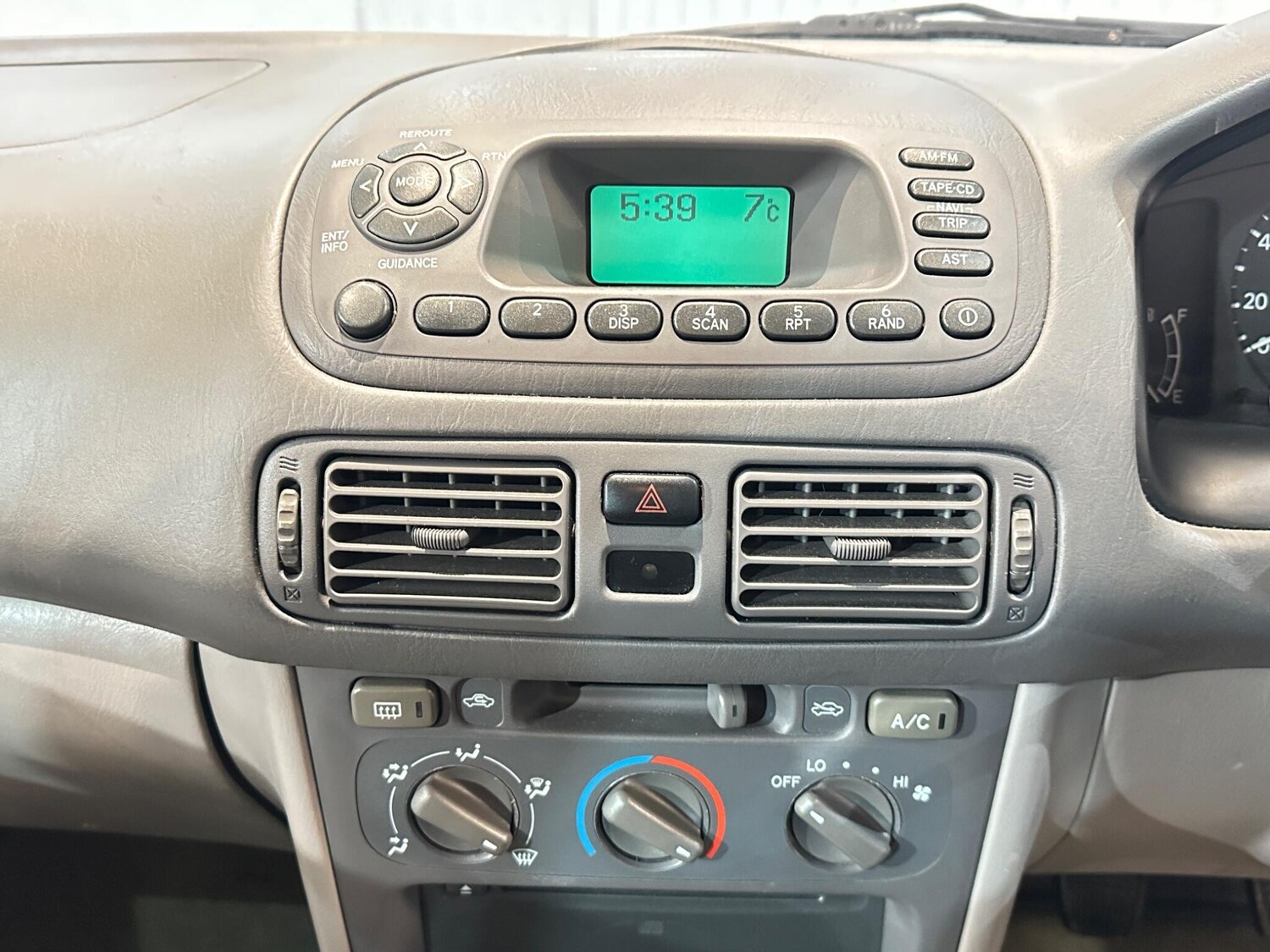 Used Toyota Corolla 2001 for sale - 76942588: Photo 27