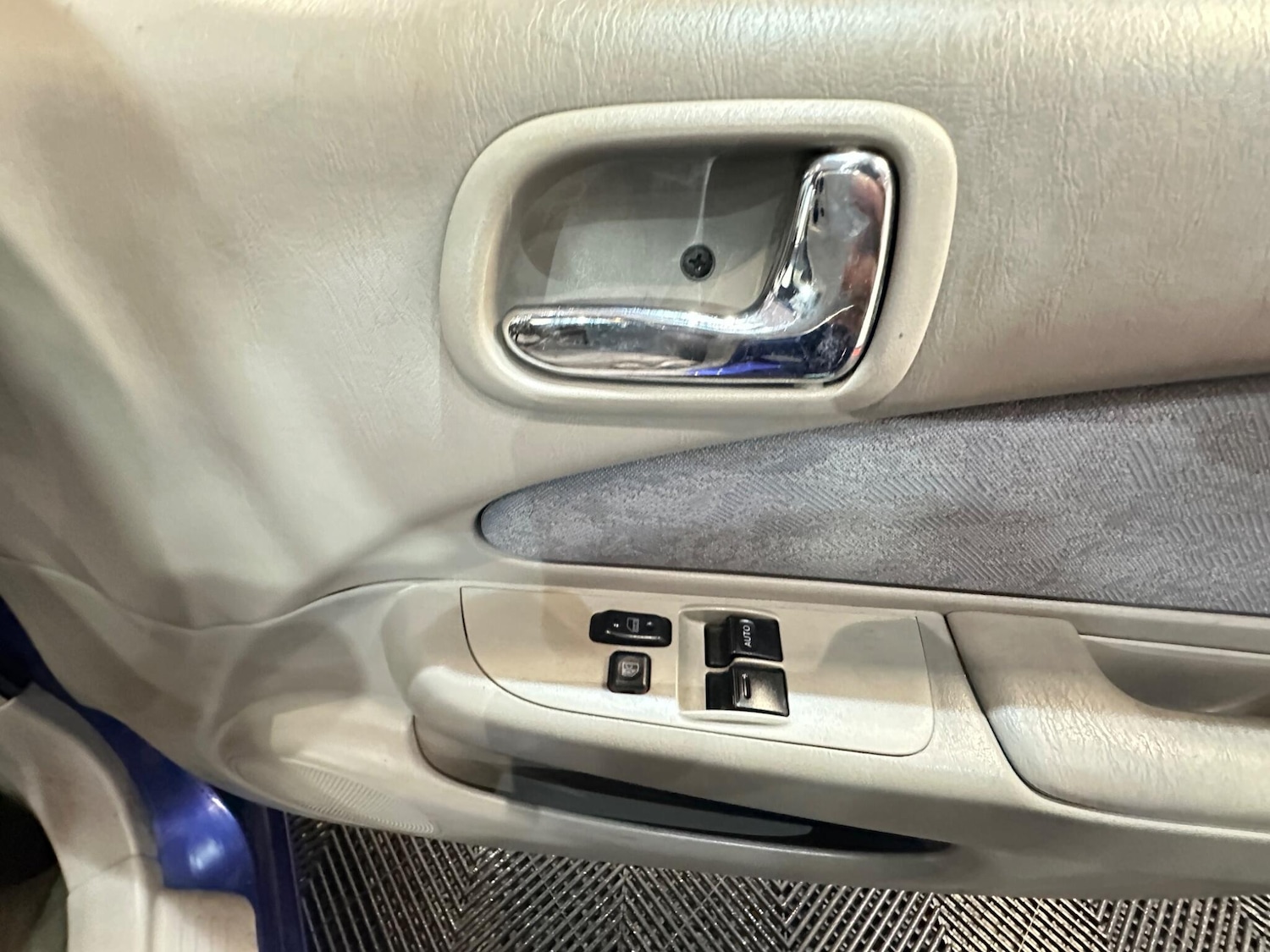 Used Toyota Corolla 2001 for sale - 76942588: Photo 30