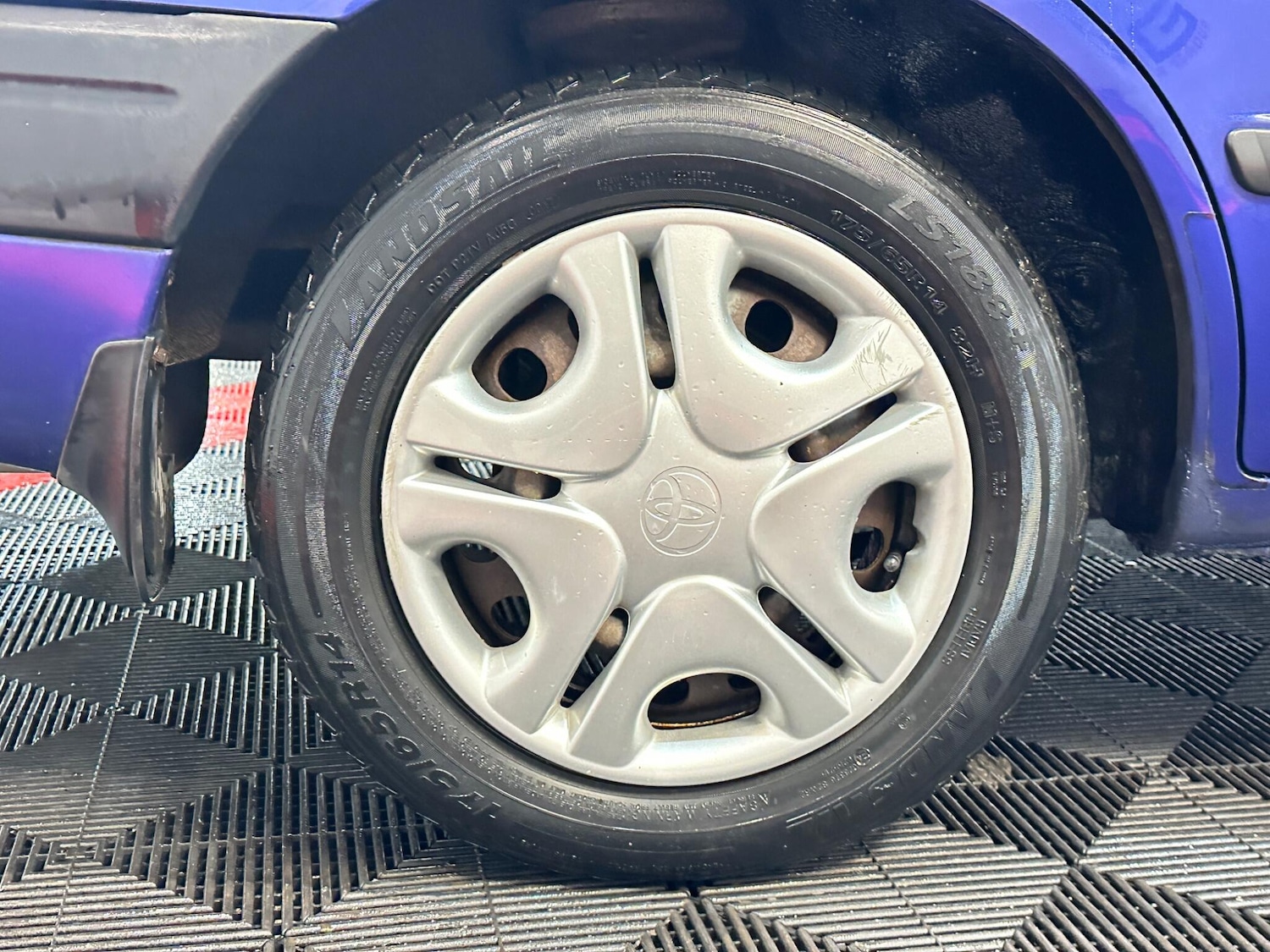 Used Toyota Corolla 2001 for sale - 76942588: Photo 34