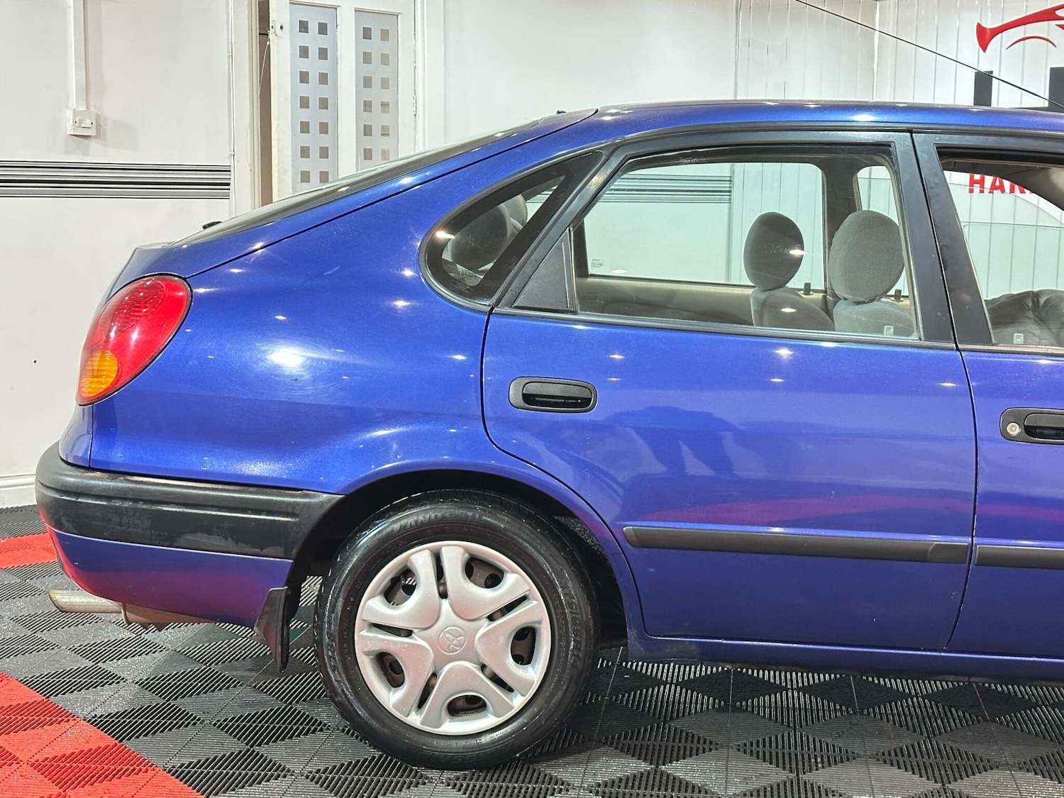 Used Toyota Corolla 2001 for sale - 76942588: Photo 46