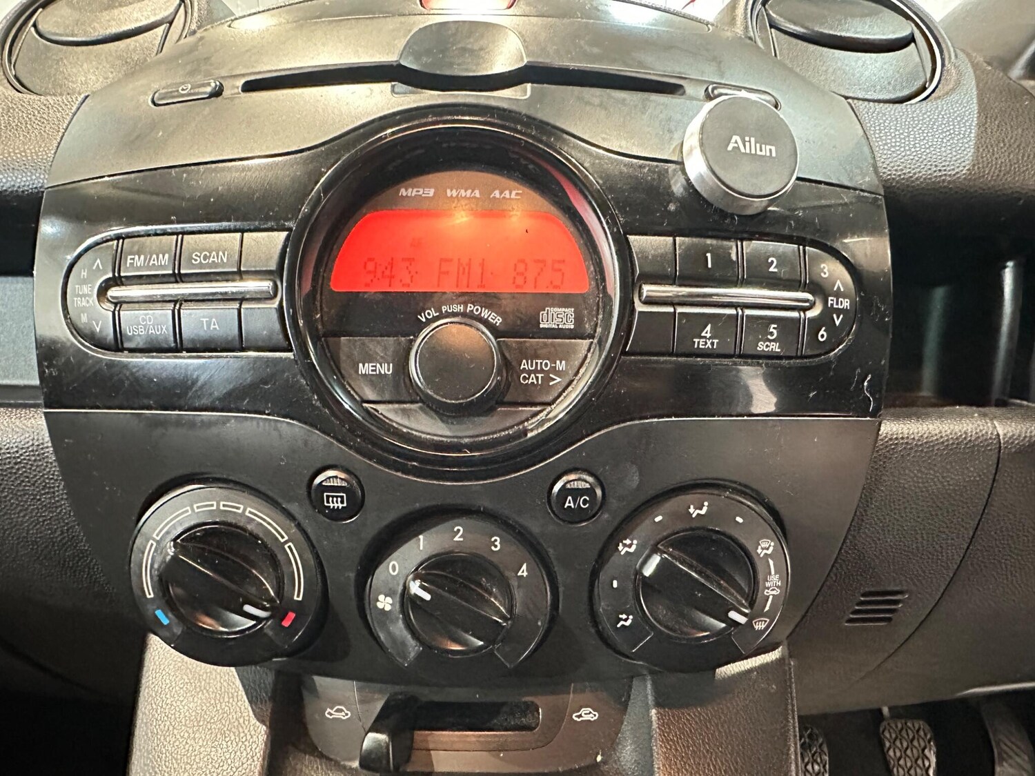 Used Mazda Mazda2 2013 for sale - 77909403: Photo 28