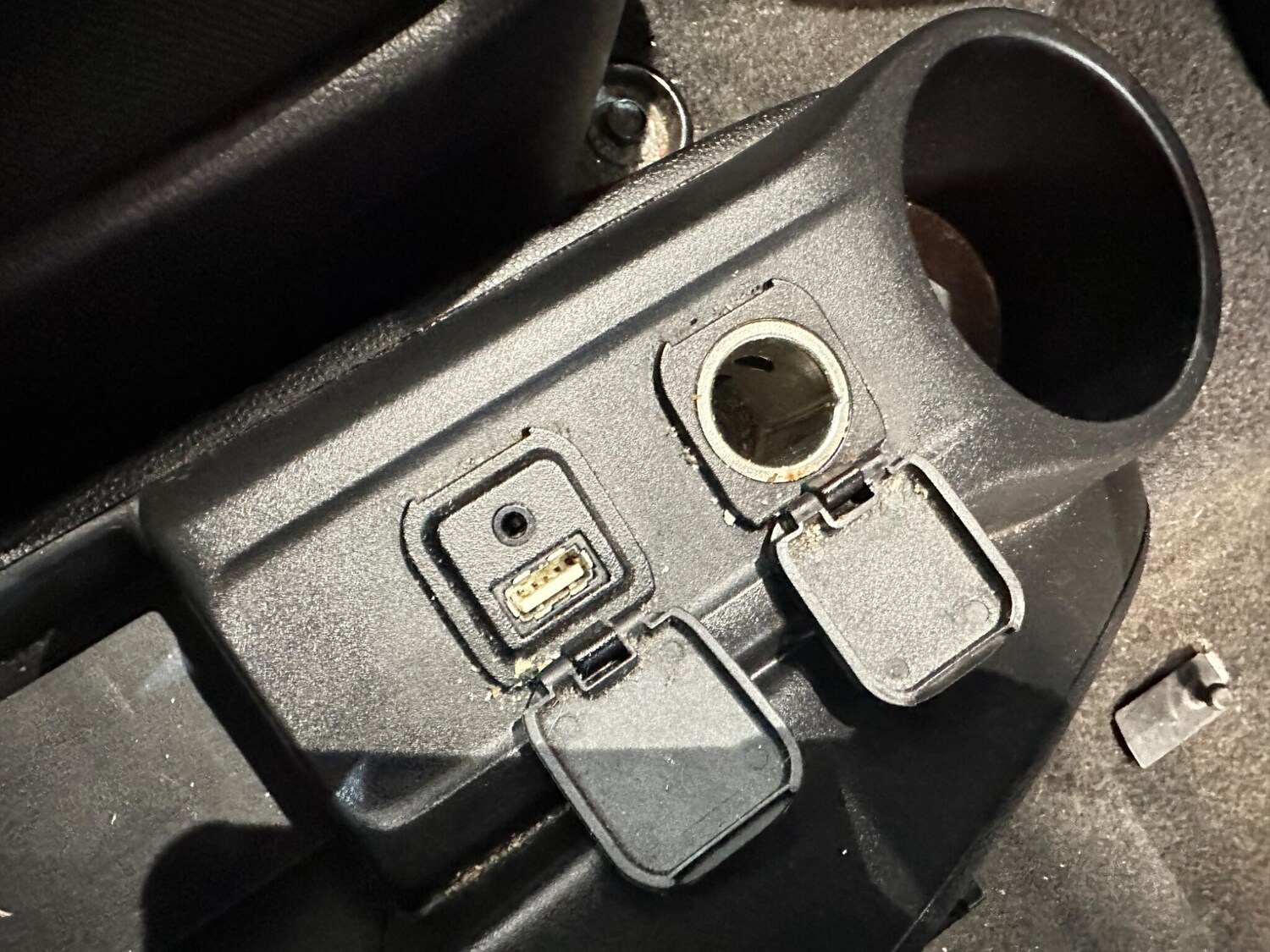 Used Mazda Mazda2 2013 for sale - 77909403: Photo 32