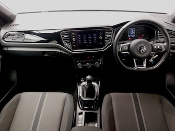 Used Volkswagen T-Roc 2021 for sale - 78827617: Photo
