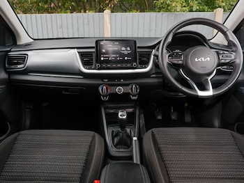 Used Kia Stonic 2023 for sale - 76358444: Photo