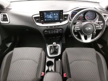 Used Kia XCeed 2020 for sale - 76265133: Photo 2