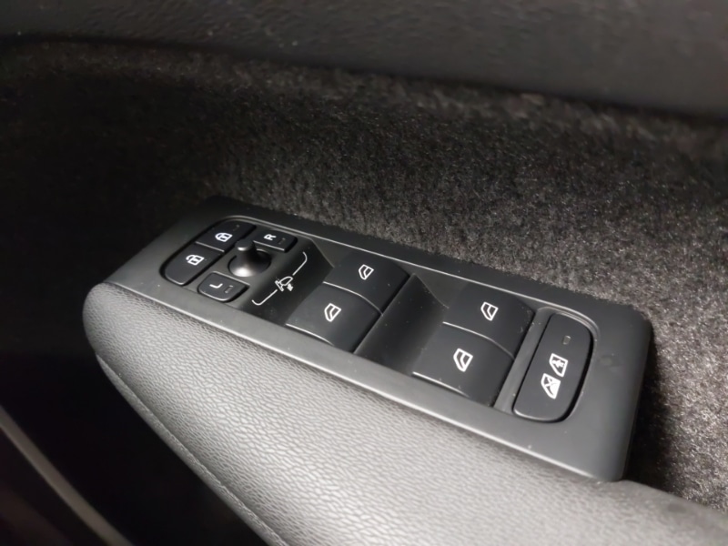 Used Volvo XC40 2024 for sale - 76532609: Photo 12