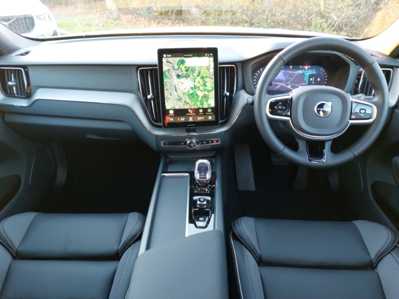 Used Volvo XC60 2025 for sale - 77196898: Photo 2