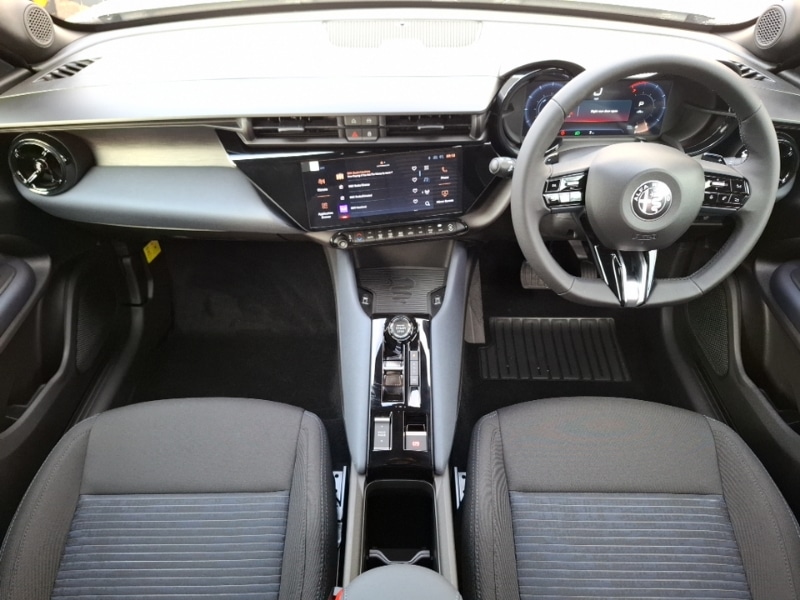 Used Alfa Romeo Junior 2025 for sale - 76392734: Photo 2