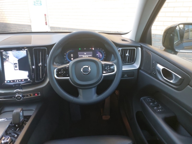 Used Volvo XC60 2023 for sale - 77273736: Photo 7