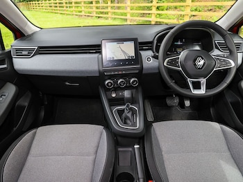 Used Renault Clio 2024 for sale - 78766467: Photo