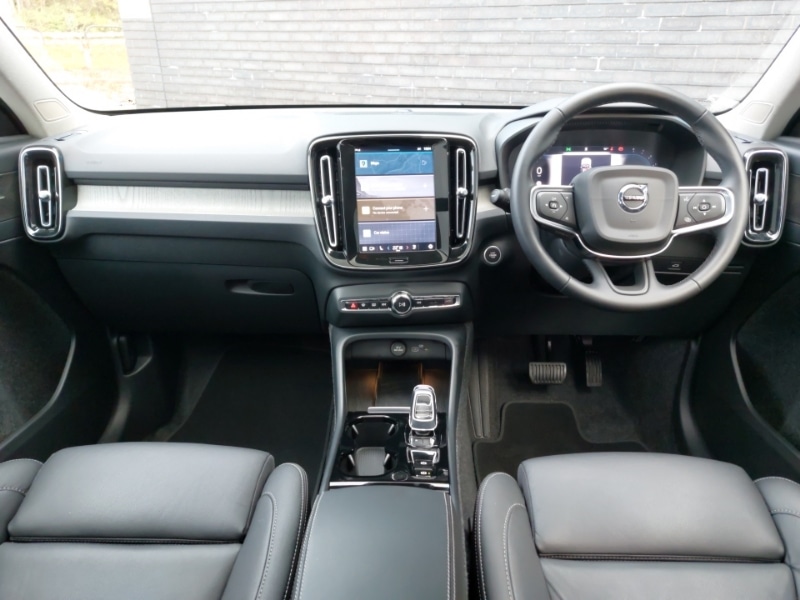 Used Volvo XC40 2024 for sale - 76331293: Photo 2