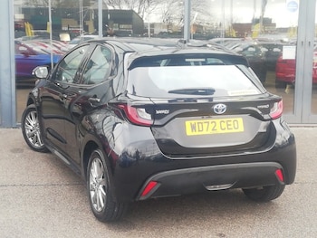 Used Toyota Yaris 2023 for sale - 77717538: Photo