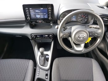 Used Toyota Yaris 2022 for sale - 76656911: Photo