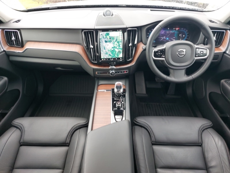 Used Volvo XC60 2024 for sale - 77874896: Photo 2