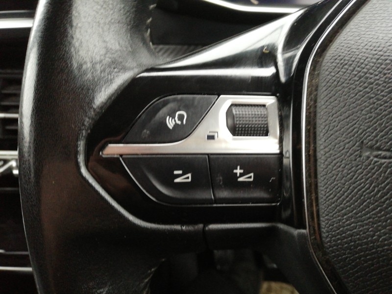 Used Peugeot 2008 2020 for sale - 77509549: Photo 10