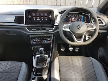 Used Volkswagen T-Roc 2024 for sale - 76182821: Photo 2