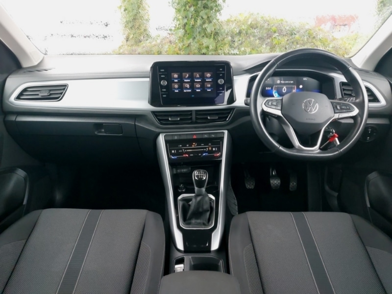 Used Volkswagen T-Roc 2024 for sale - 77338810: Photo 2