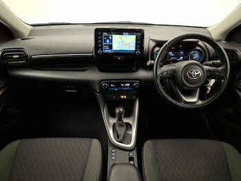 Used Toyota Yaris 2023 for sale - 77912175: Photo