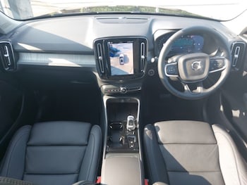Used Volvo XC40 2025 for sale - 79180505: Photo