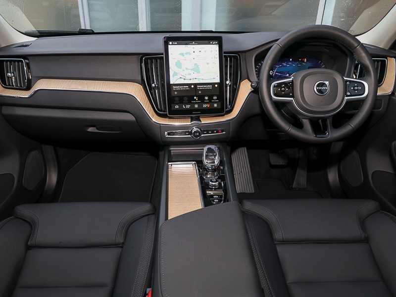 Used Volvo XC60 2025 for sale - 76587514: Photo 2