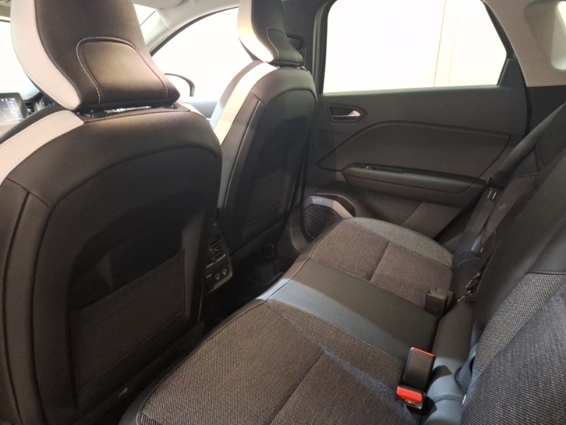 Used Renault Captur 2023 for sale - 76435509: Photo 6