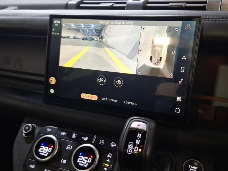 Used Land Rover Defender 2024 for sale - 77467275: Photo 10