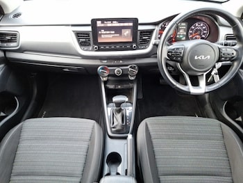 Used Kia Stonic 2023 for sale - 78692817: Photo