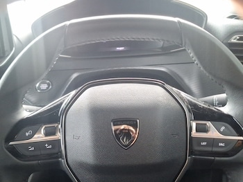 Used Peugeot 2008 2024 for sale - 77393130: Photo
