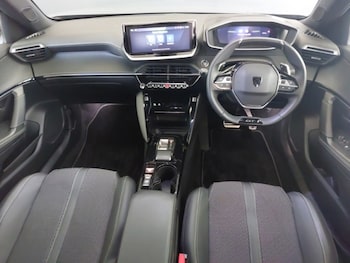 Used Peugeot 2008 2024 for sale - 76404319: Photo