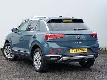 Used Volkswagen T-Roc 2024 for sale - 75731669: Photo