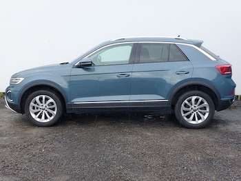 Used Volkswagen T-Roc 2024 for sale - 75731669: Photo