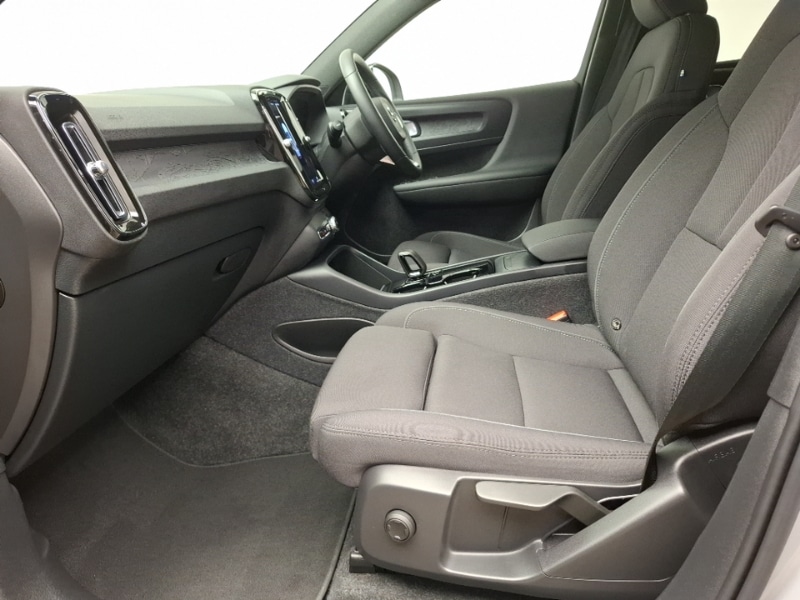 Used Volvo XC40 2023 for sale - 77732128: Photo 5