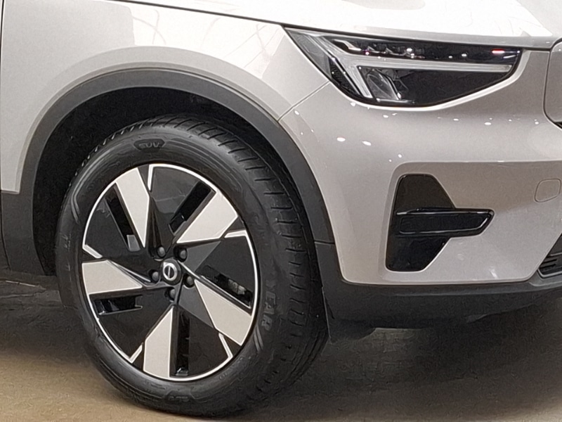 Used Volvo XC40 2023 for sale - 77732128: Photo 9