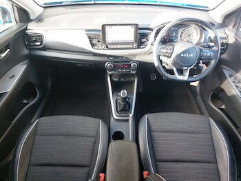 Used Kia Stonic 2022 for sale - 77414465: Photo