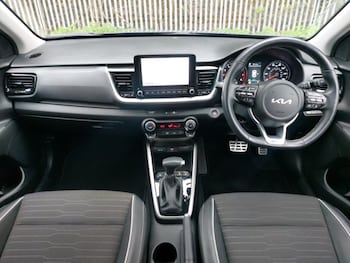 Used Kia Stonic 2023 for sale - 77330292: Photo