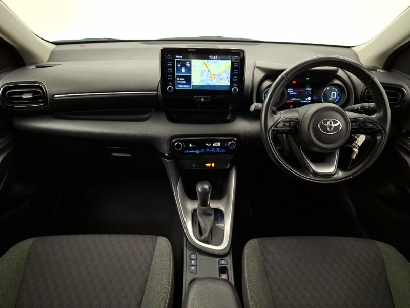 Used Toyota Yaris 2023 for sale - 77949110: Photo 2