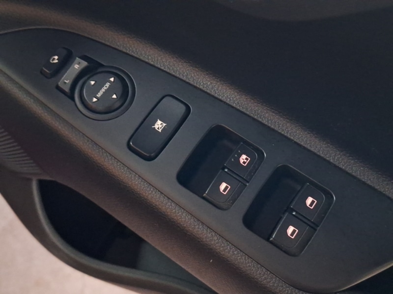 Used Kia Stonic 2022 for sale - 78066392: Photo 12