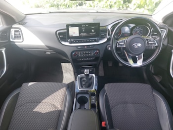 Used Kia XCeed 2020 for sale - 76103139: Photo 2