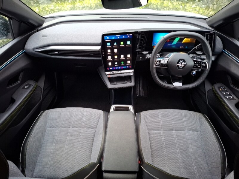 Used Renault Megane E Tech 2024 for sale - 77955196: Photo 2