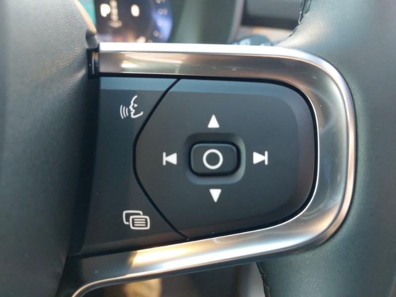 Used Volvo XC40 2025 for sale - 76639971: Photo 12