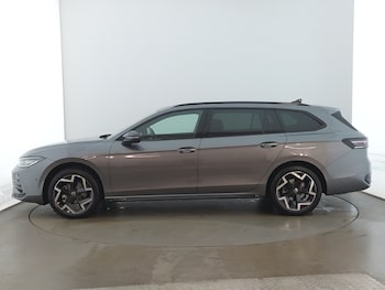 Used Volkswagen Passat 2025 for sale - 79086397: Photo
