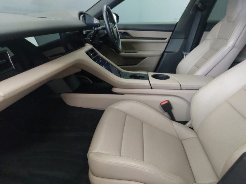 Used Porsche Taycan 2021 for sale - 77923994: Photo 5