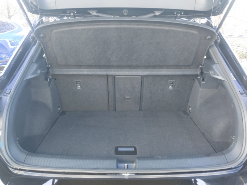 Used Volkswagen T-Roc 2023 for sale - 77732090: Photo 8