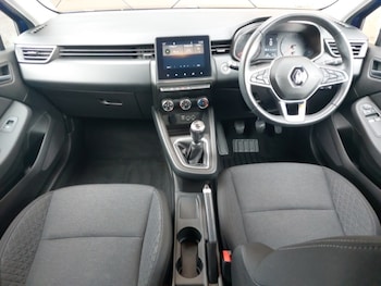 Used Renault Clio 2020 for sale - 76275494: Photo 2