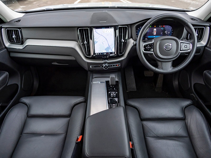 Used Volvo XC60 2023 for sale - 77101467: Photo 2