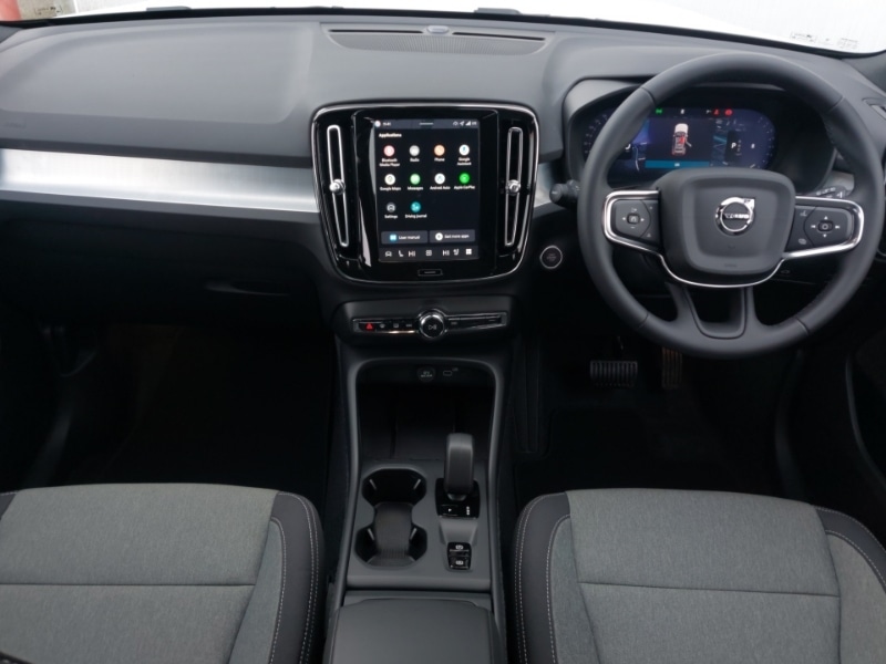 Used Volvo XC40 2025 for sale - 77549121: Photo 2