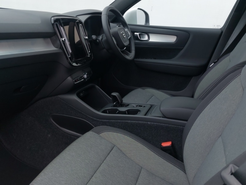 Used Volvo XC40 2025 for sale - 77549121: Photo 5