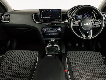 Used Kia XCeed 2022 for sale - 76103025: Photo 2